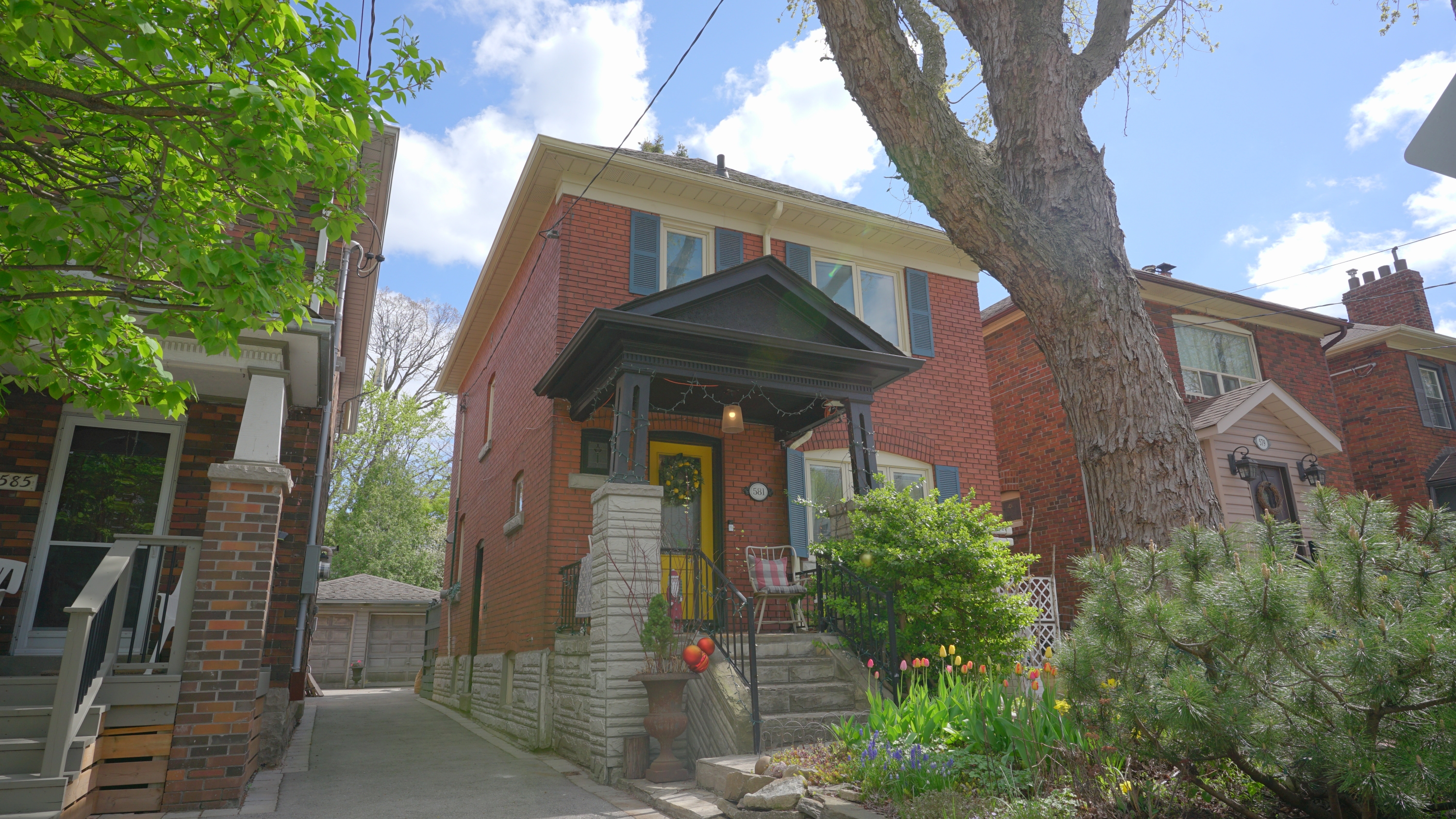 581 Soudan Avenue