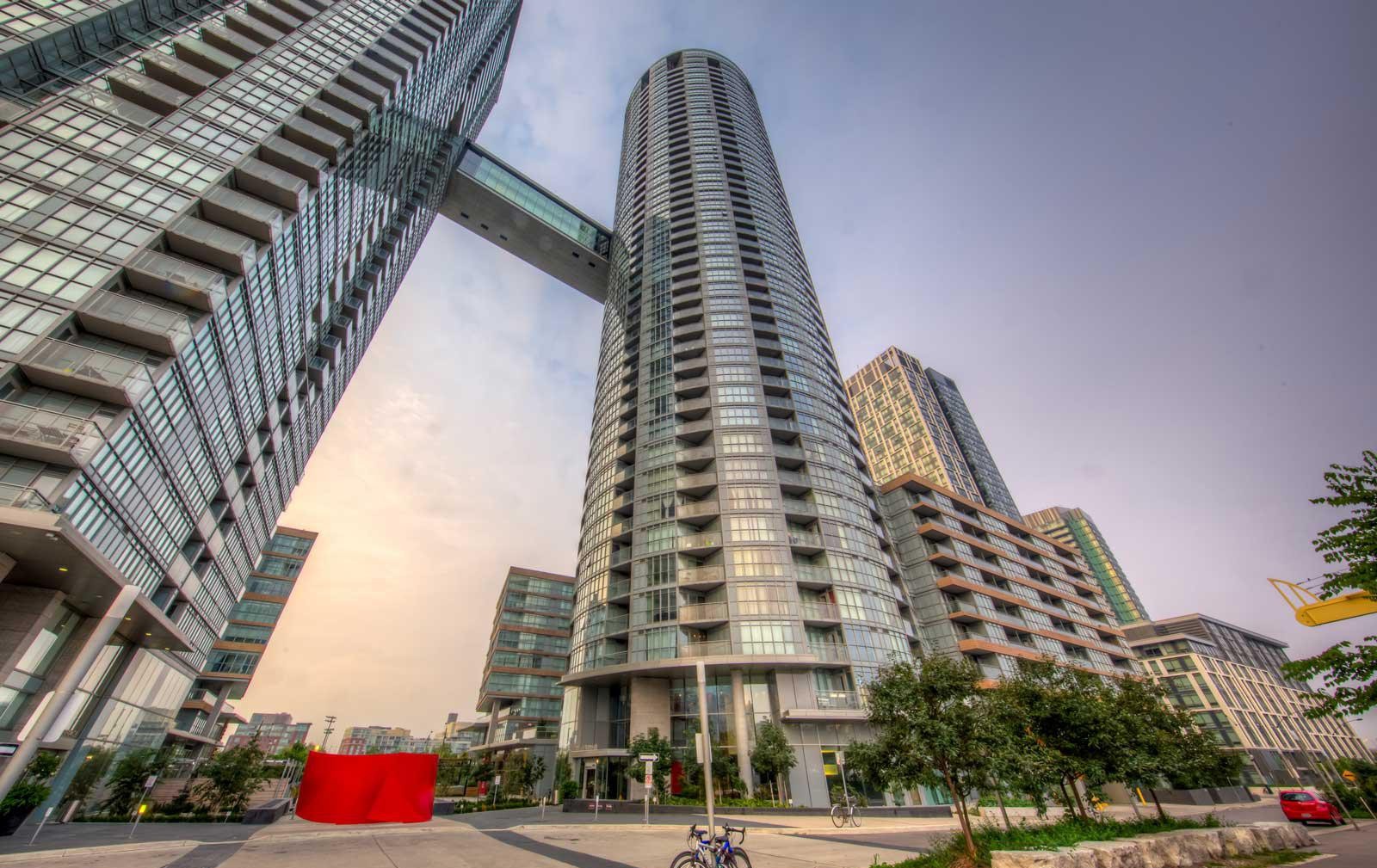 323 - 21 Iceboat Terrace