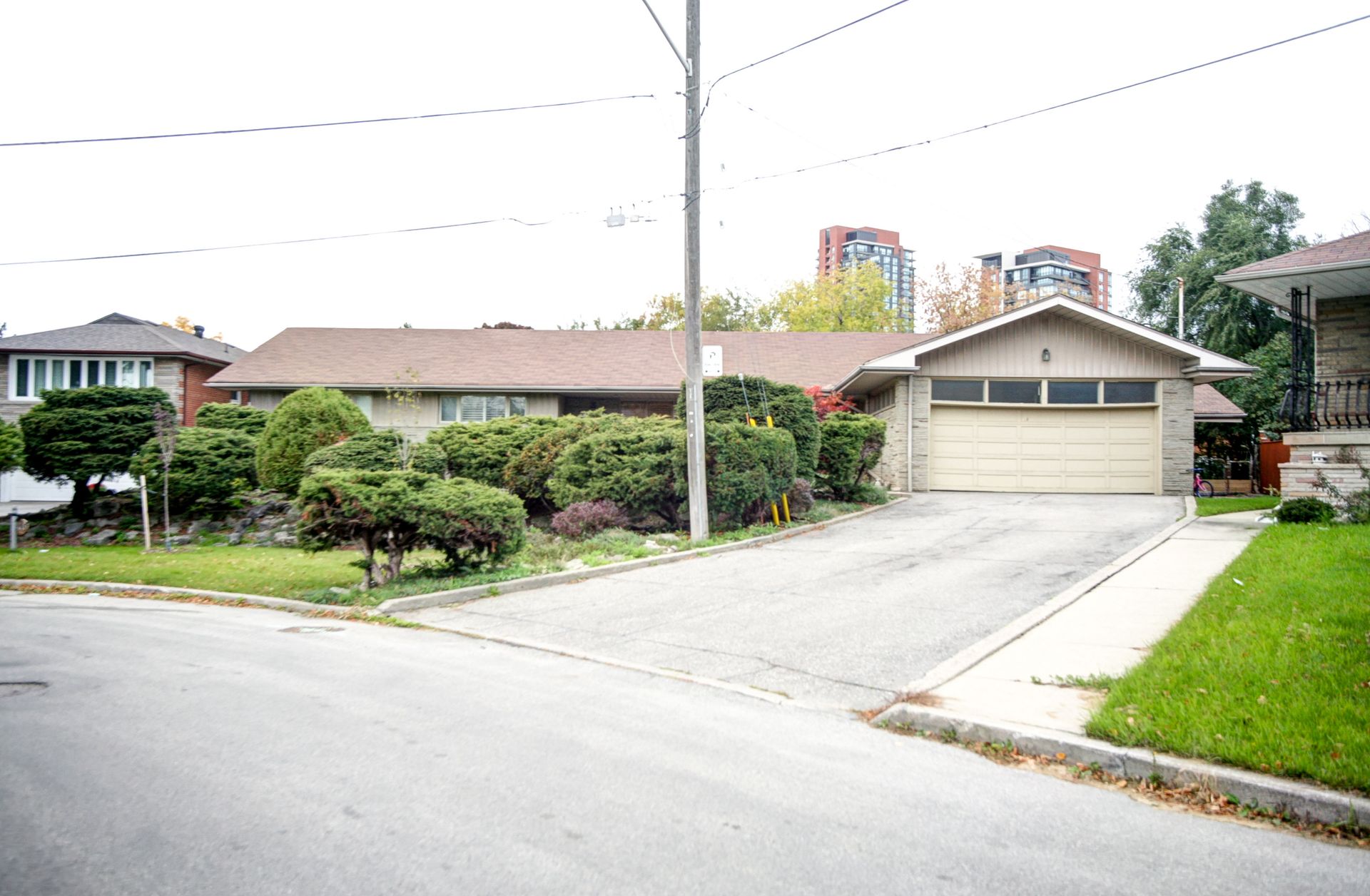 16 Carousel Court