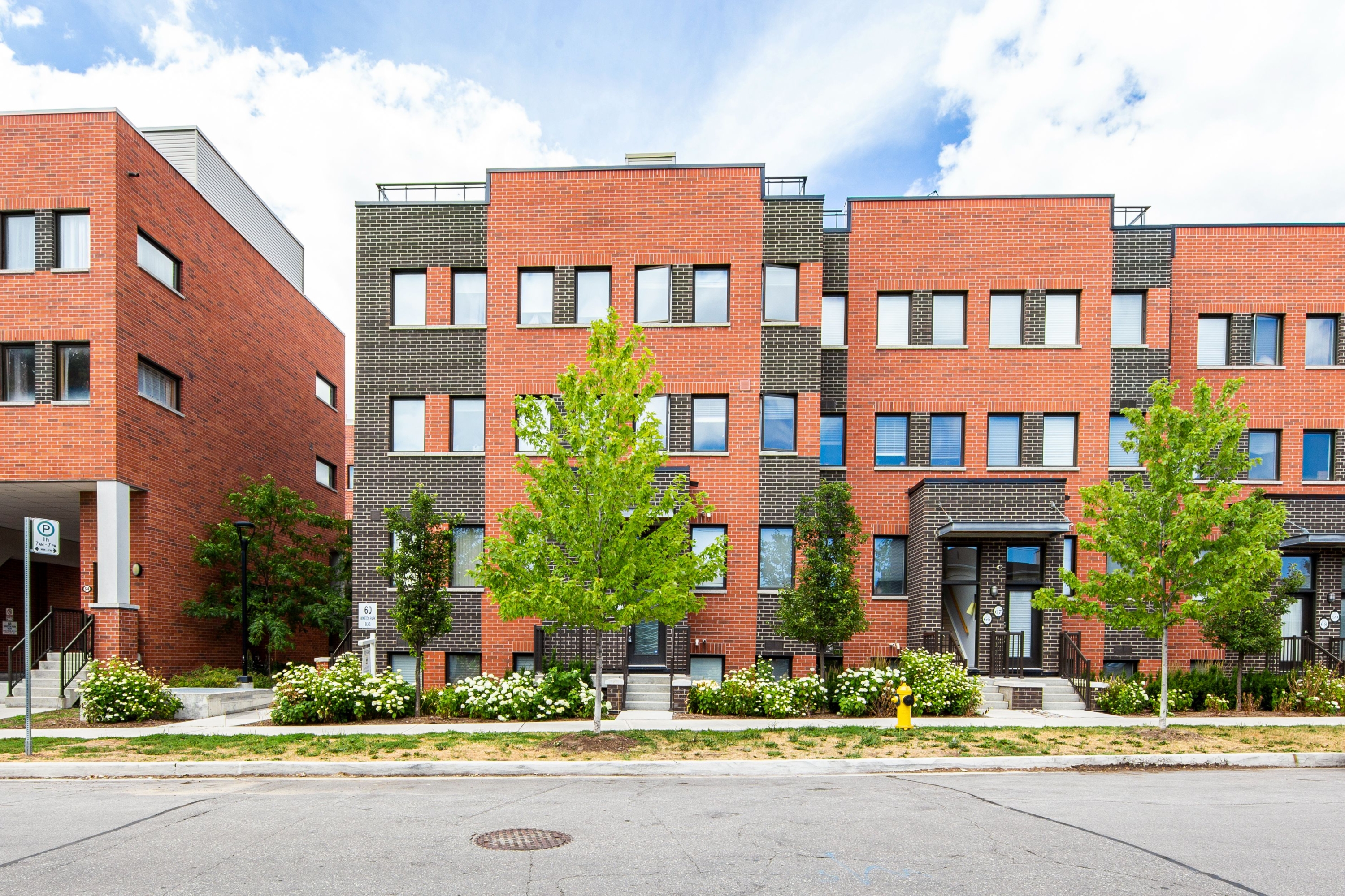 TH65 - 60 Winston Park Boulevard