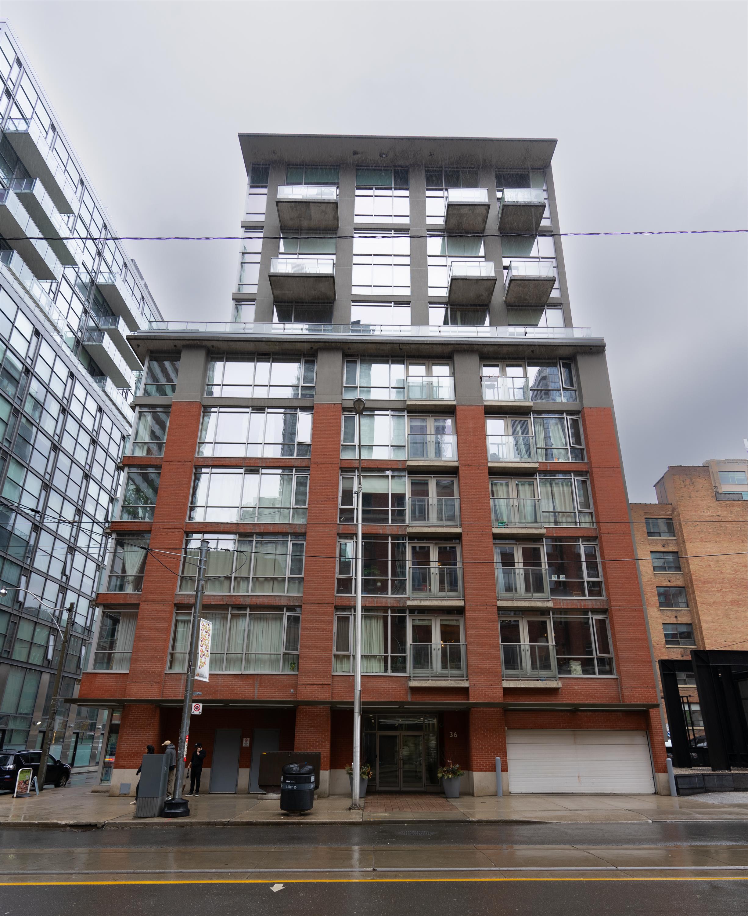 401 - 36 Charlotte Street