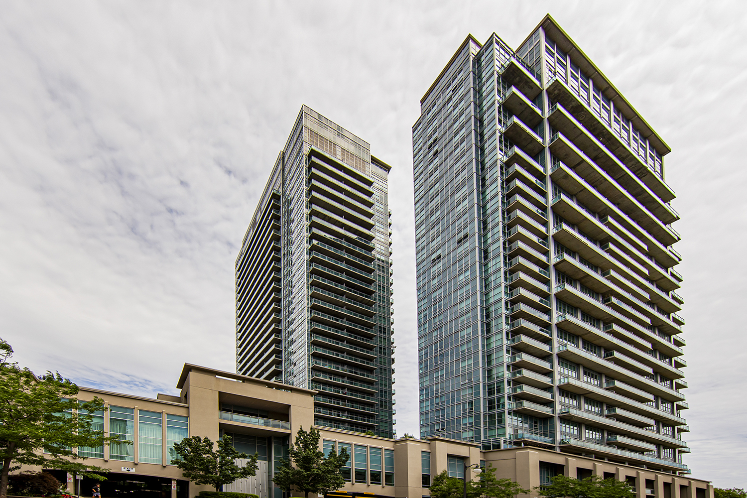 2722 - 165 Legion Road North