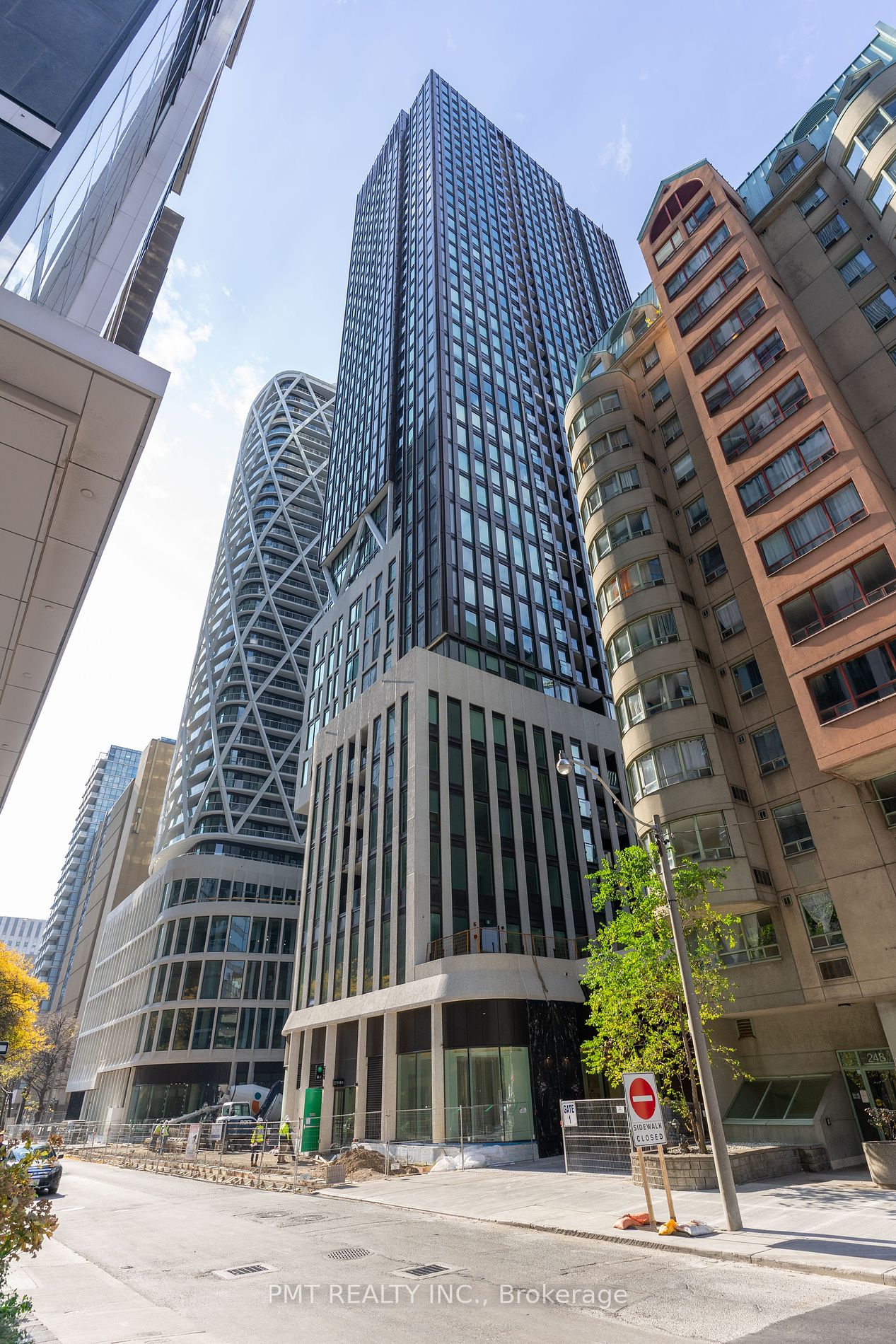 238 Simcoe Street - 2710