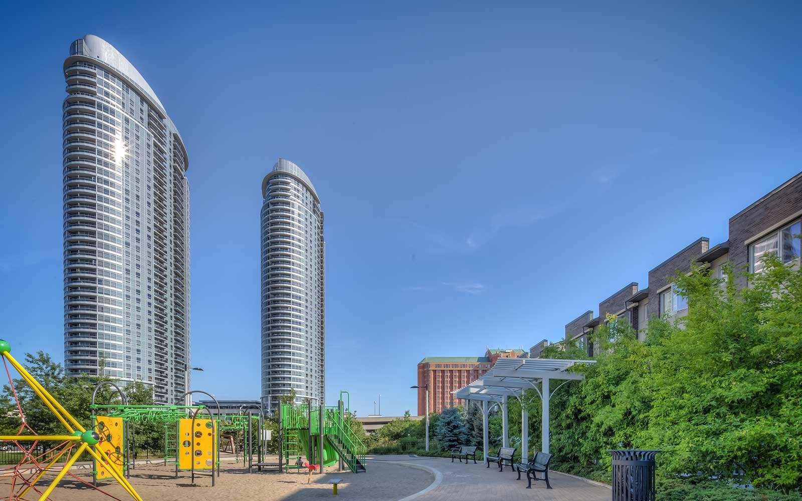 309 - 125 Village Green Square