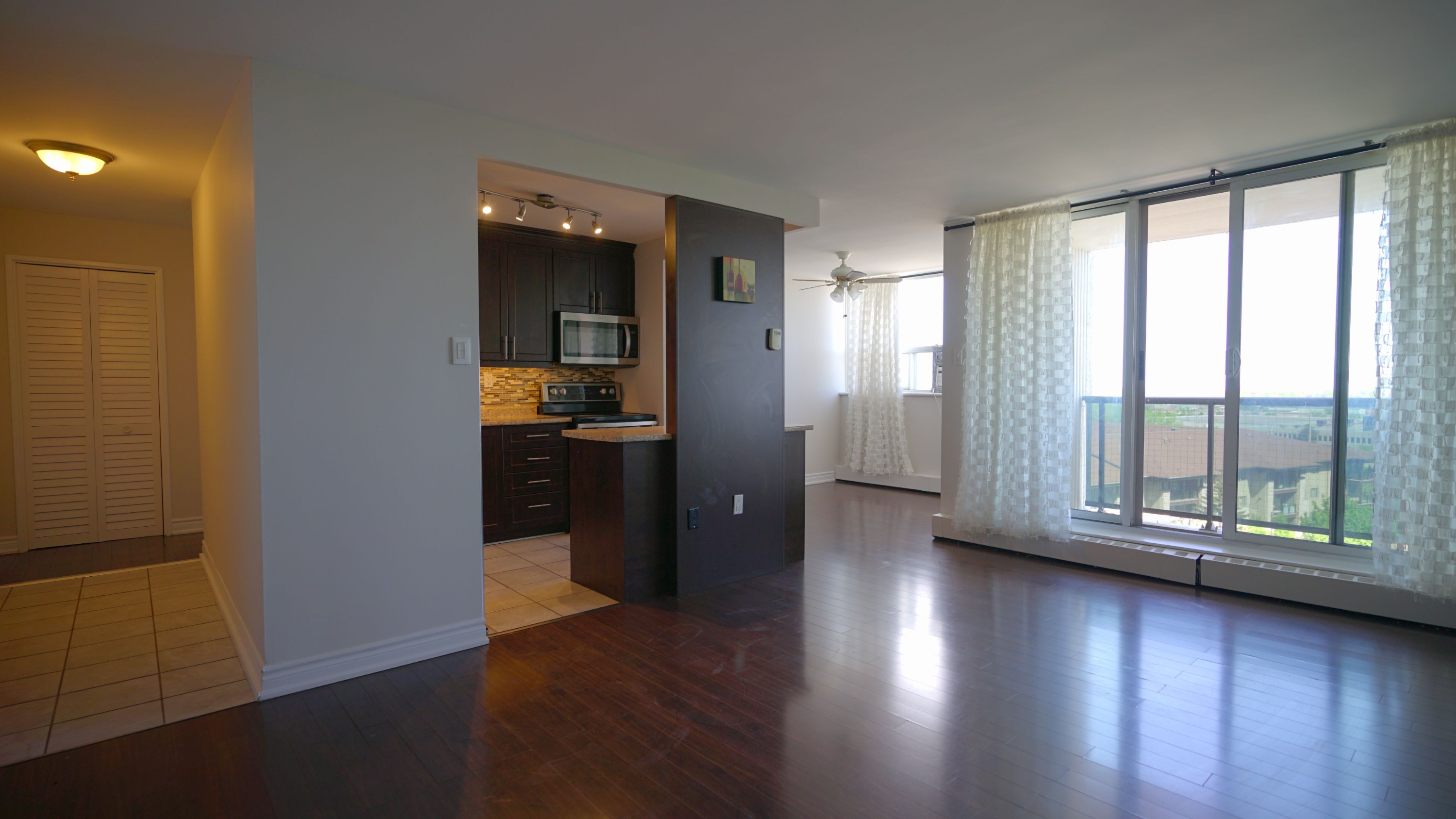 904 - 530 Lolita Gardens