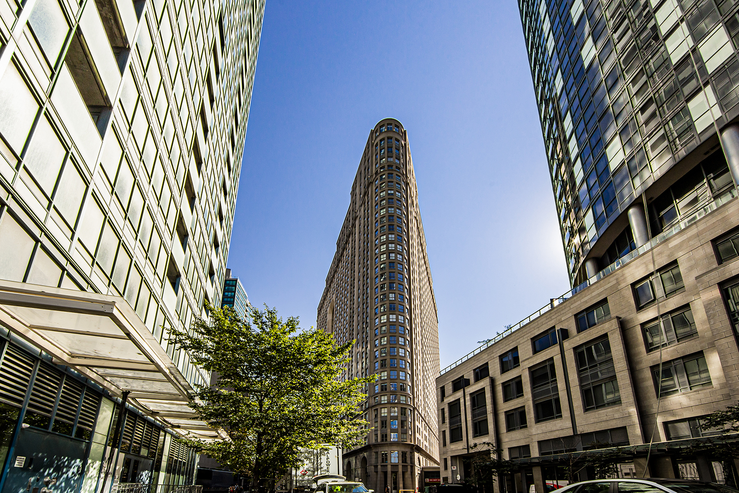 2611 - 25 The Esplanade
