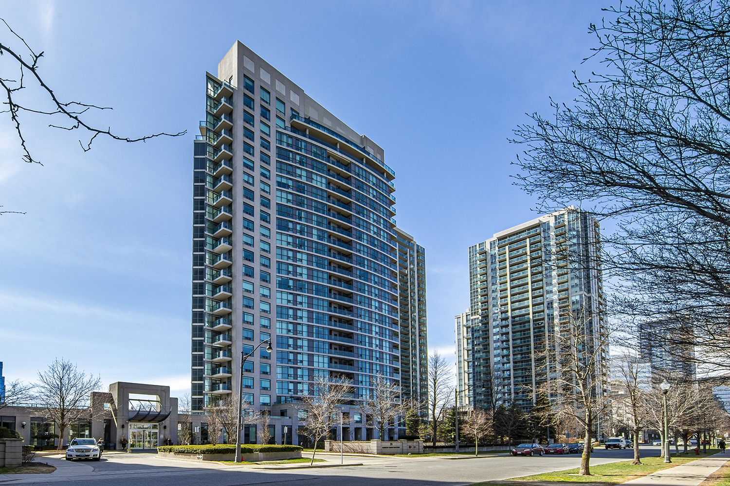 303 - 28 Harrison Garden Boulevard
