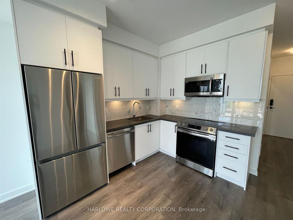 95 Oneida Crescent - 301
