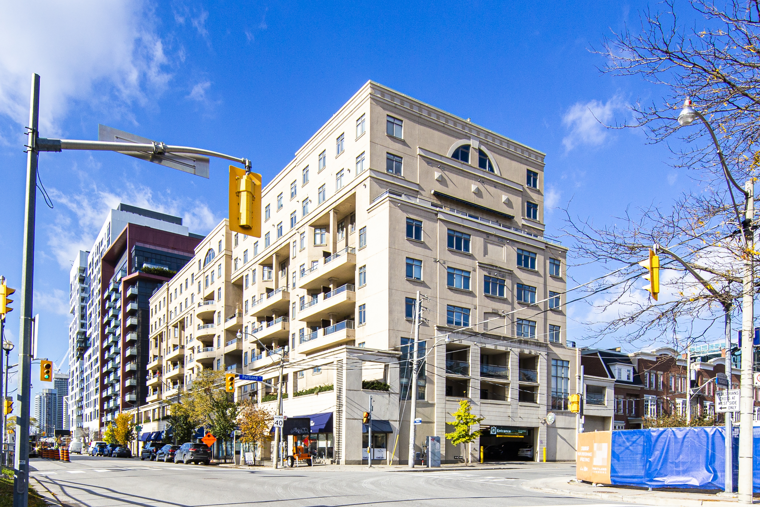 427 - 550 Front Street West