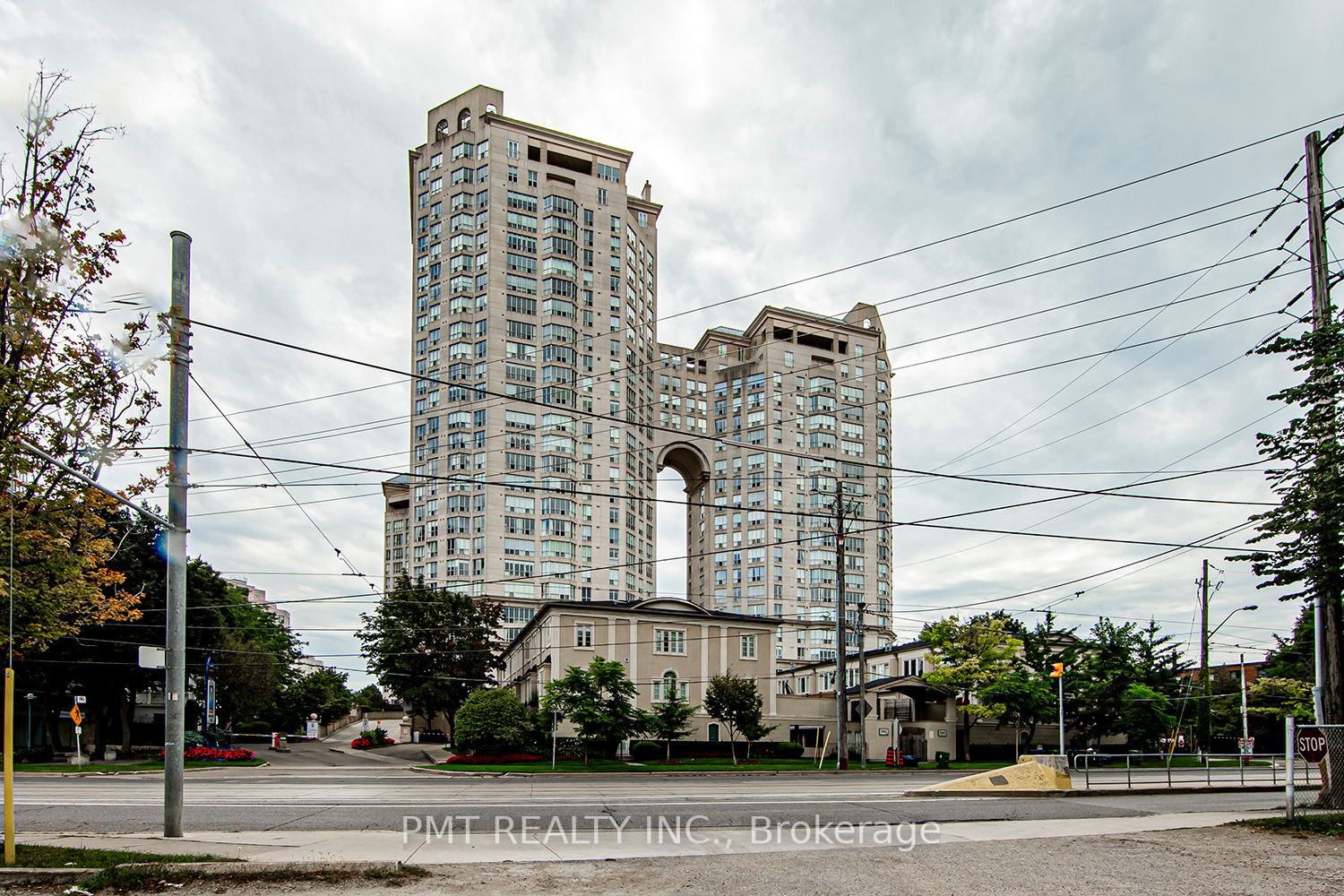 2410 - 2285 Lake Shore Boulevard West